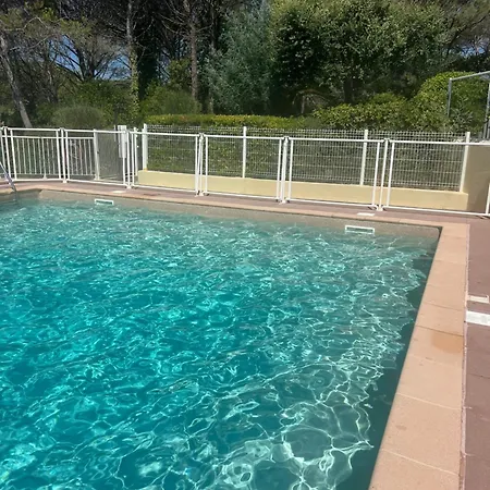 Avec Piscine Et Parking, Saint-raphael - La De Mina Appartement